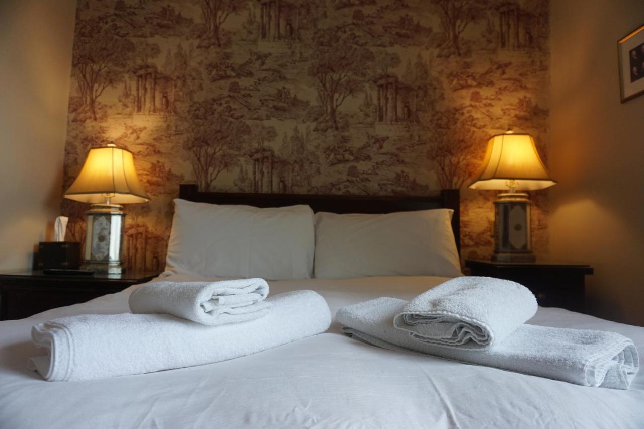 Hotel The Pembroke Arms Wilton  Zimmer foto